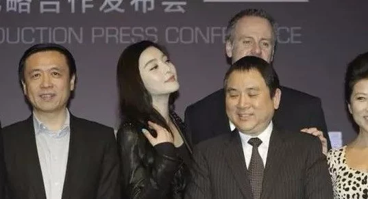 九一大片＂曝八卦：明星恋情曝光，导演与女主角矛盾激化，剧组内幕惊人